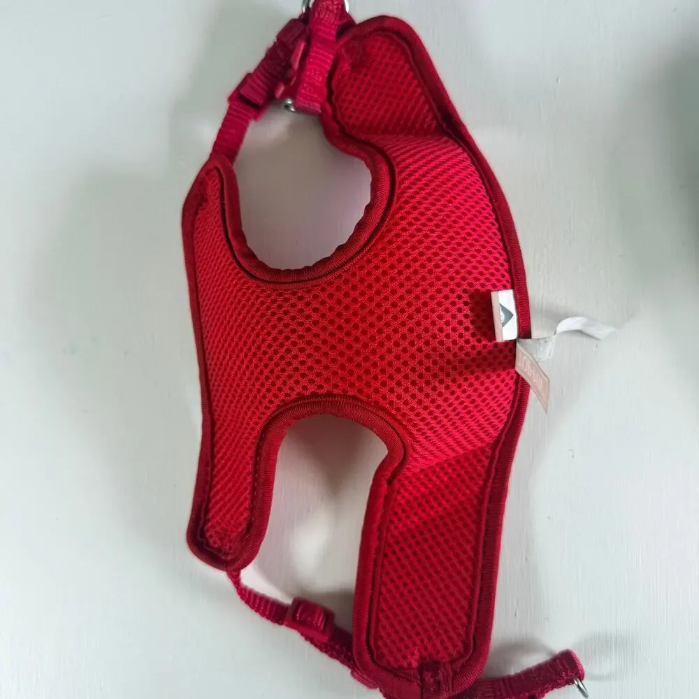 Top Paw Red Step-In Harness & TUG Tangle-Free Retractable Leash Bundle